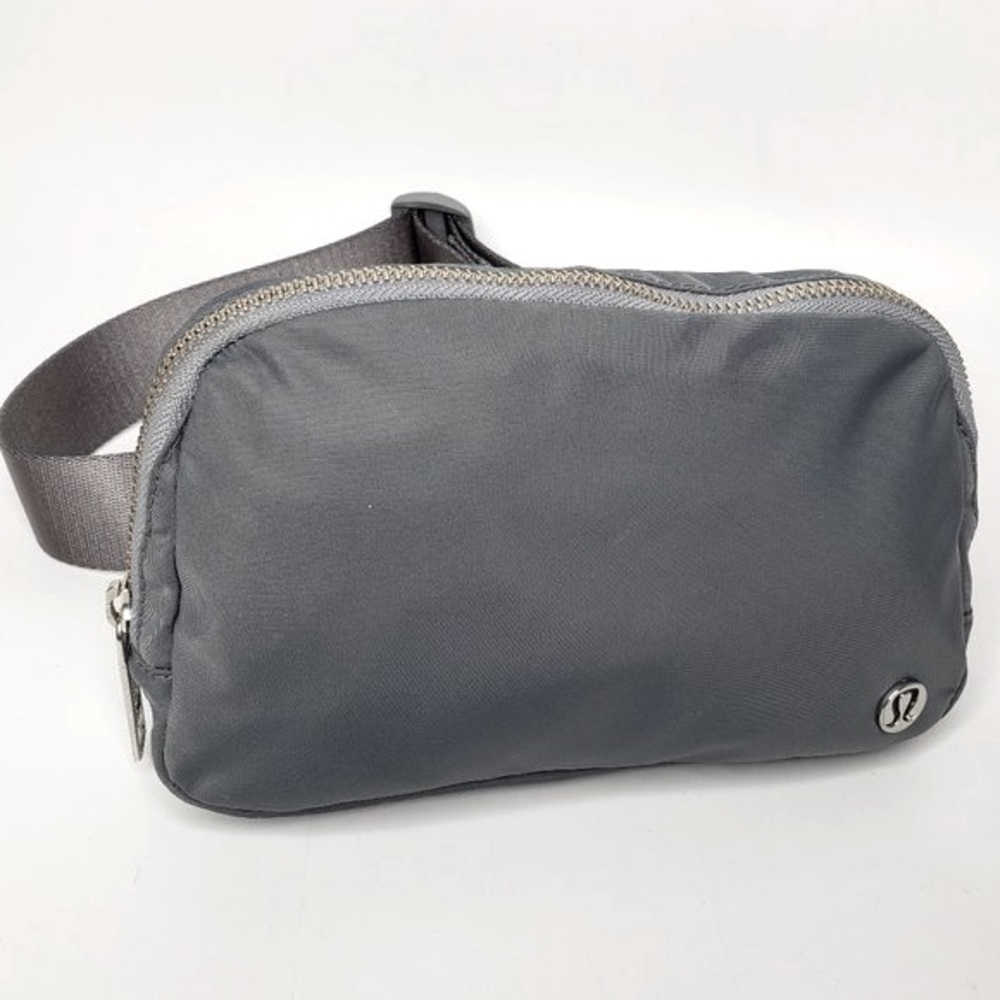 Lululemon Everywhere Grey Waist Belt Bag - Picture 1 of 10